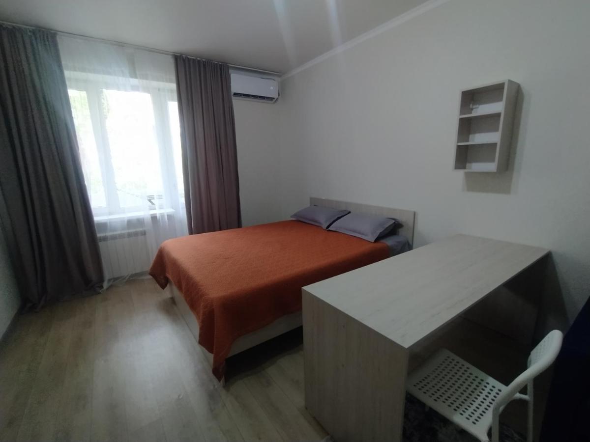 Apartamento Aura On Sydykova Street 290 Bishkek Exterior foto
